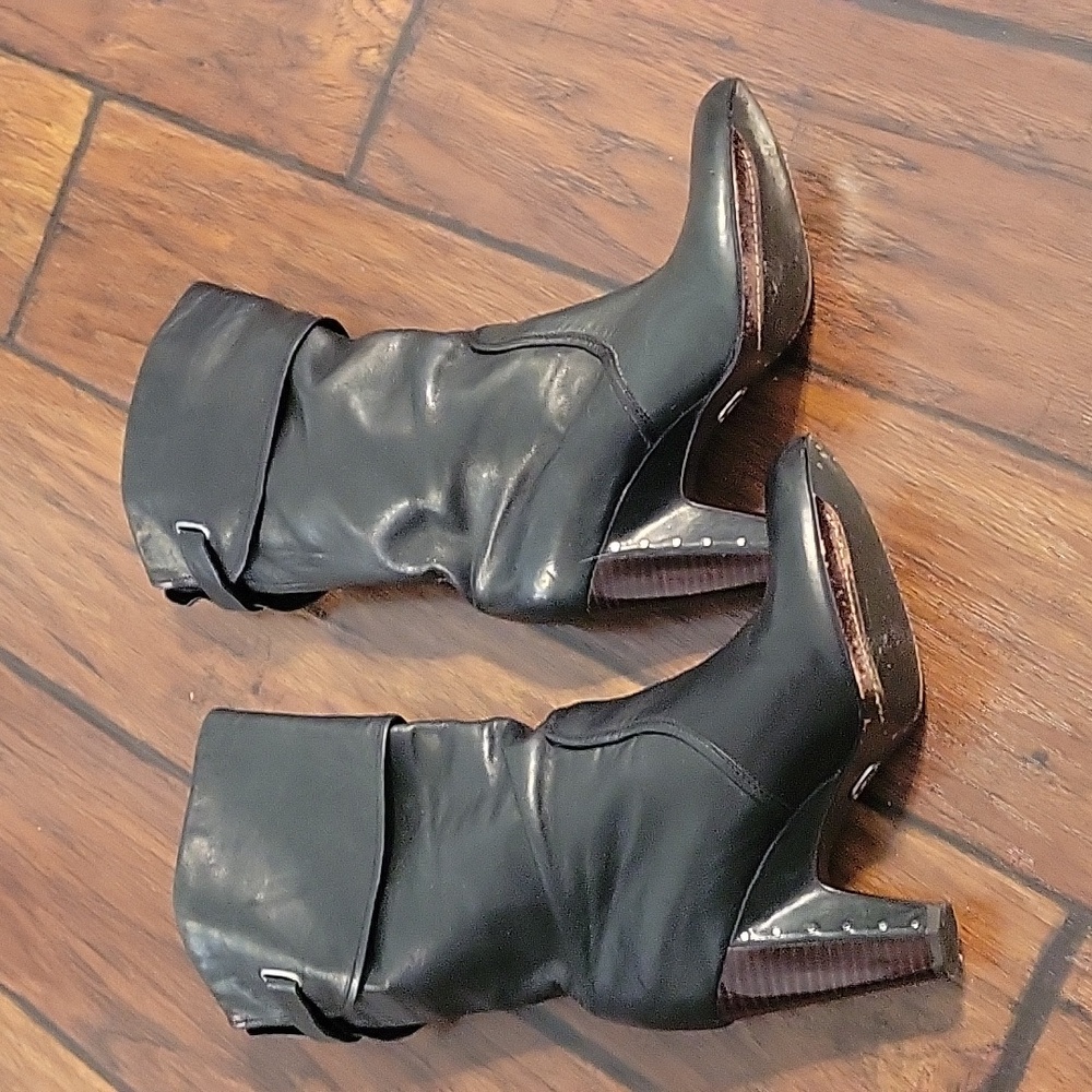 Heeled boot - Picture 3 of 5